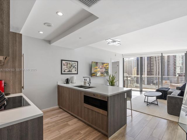 801 S Miami Ave 1603, Miami, FL 33130