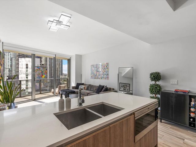 801 S Miami Ave 1603, Miami, FL 33130