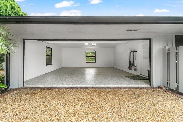 10158 SE Acorn Way, Jupiter, FL 33469