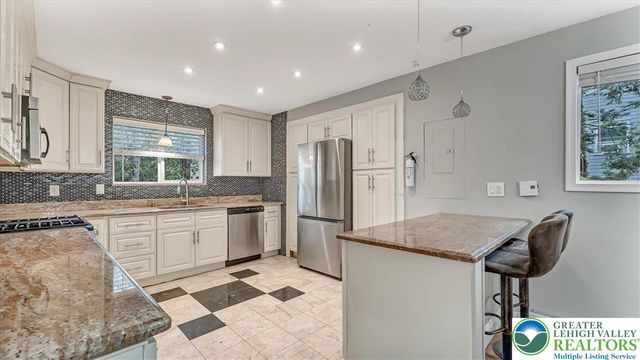 7175 Mountain Drive, Coolbaugh Twp, PA 18466