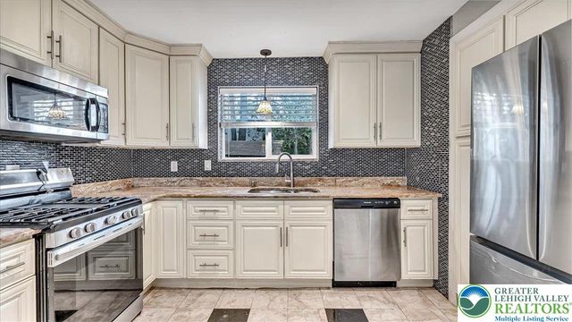 7175 Mountain Drive, Coolbaugh Twp, PA 18466