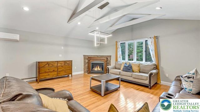 7175 Mountain Drive, Coolbaugh Twp, PA 18466
