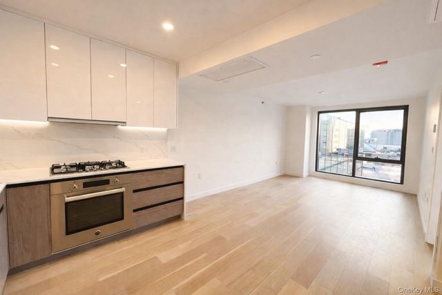 14449 Northern Boulevard 308, Flushing, NY 11354