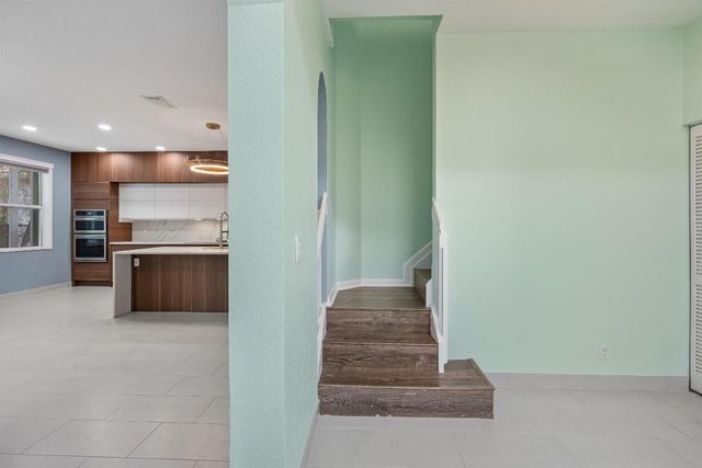 1222 Rose Gate Boulevard, Riviera Beach, FL 33404