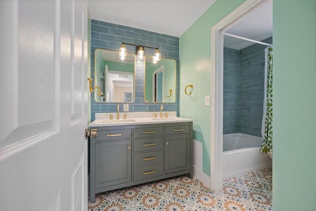 1222 Rose Gate Boulevard, Riviera Beach, FL 33404