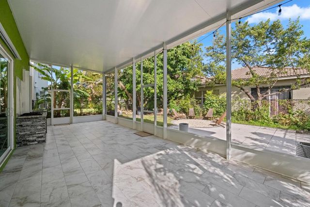 1222 Rose Gate Boulevard, Riviera Beach, FL 33404