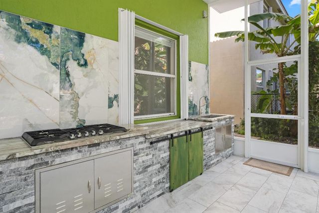 1222 Rose Gate Boulevard, Riviera Beach, FL 33404