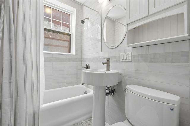 1992 Commonwealth Ave 4, Boston, MA 02135