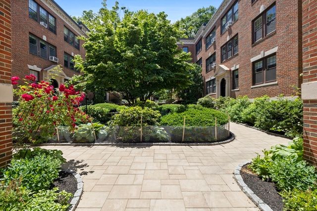 1992 Commonwealth Ave 4, Boston, MA 02135
