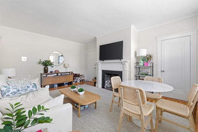 1992 Commonwealth Ave 4, Boston, MA 02135