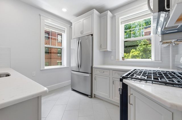 1992 Commonwealth Ave 4, Boston, MA 02135