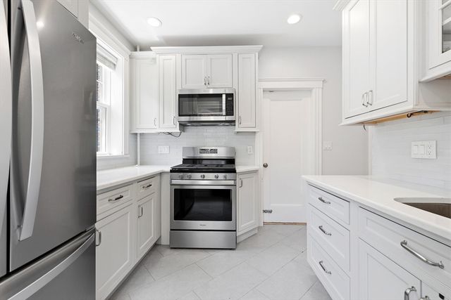 1992 Commonwealth Ave 4, Boston, MA 02135