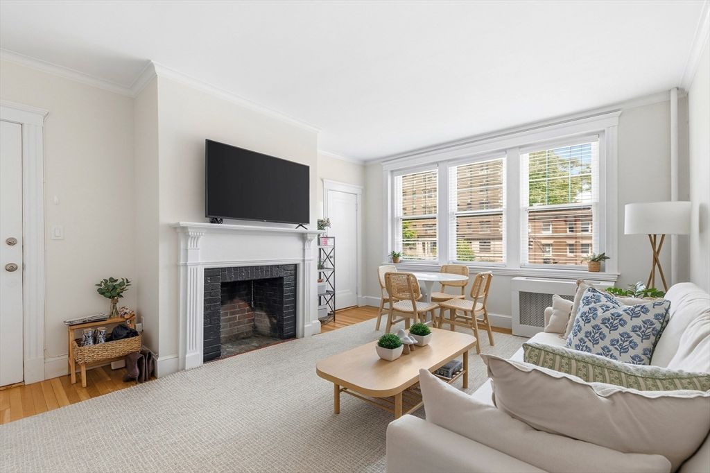 1992 Commonwealth Ave 4, Boston, MA 02135