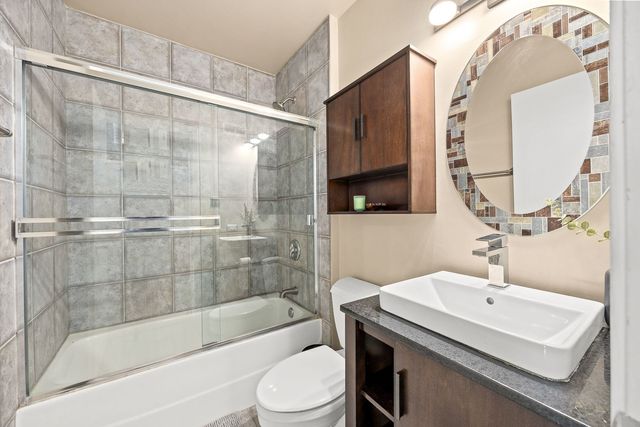 2000 S Michigan Avenue 210, Chicago, IL 60616