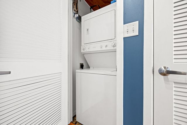 2000 S Michigan Avenue 210, Chicago, IL 60616