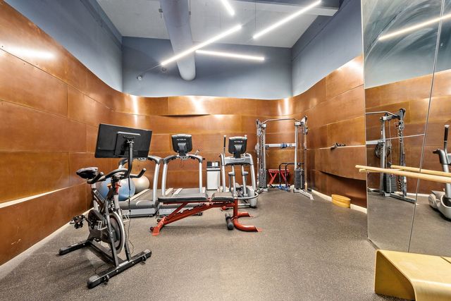 2000 S Michigan Avenue 210, Chicago, IL 60616