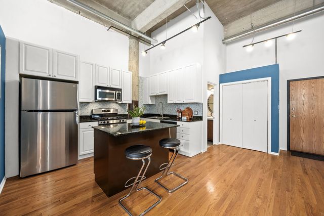 2000 S Michigan Avenue 210, Chicago, IL 60616