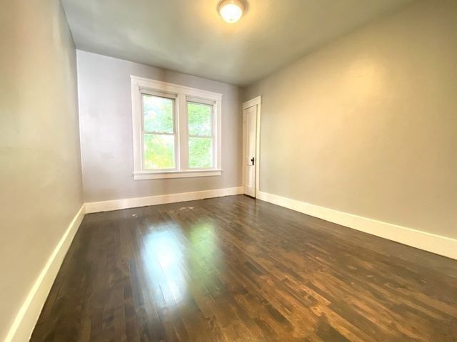 11 Leon St, Worcester, MA 01604