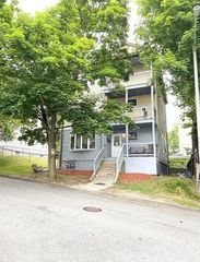 11 Leon St, Worcester, MA 01604