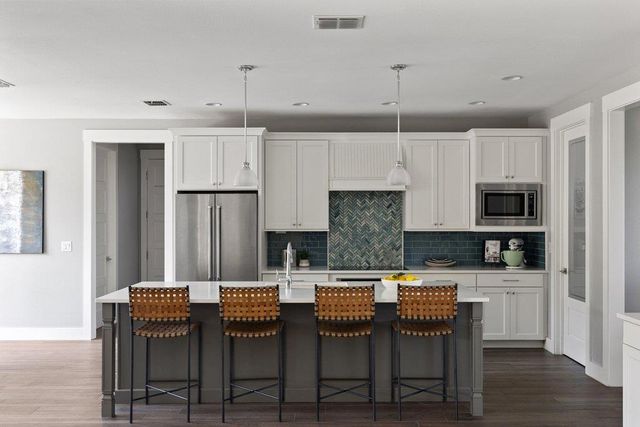 1051 Trailhead CIR, Dripping Springs, TX 78620
