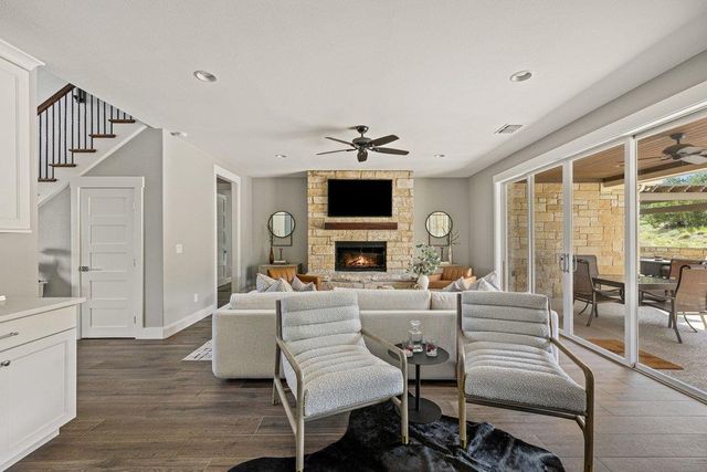 1051 Trailhead CIR, Dripping Springs, TX 78620
