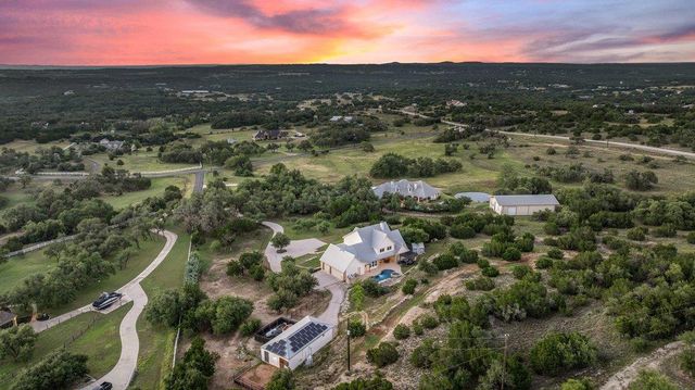 1051 Trailhead CIR, Dripping Springs, TX 78620
