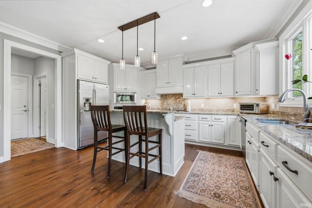 229 Eagle Cliff Cove, Huntertown, IN 46748