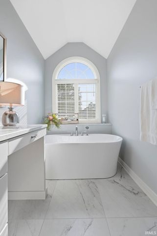 229 Eagle Cliff Cove, Huntertown, IN 46748