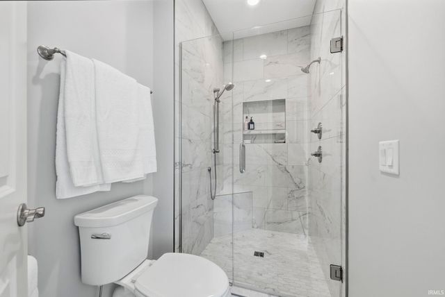 229 Eagle Cliff Cove, Huntertown, IN 46748