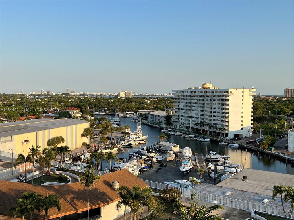 13499 Biscayne Blvd 902, North Miami, FL 33181