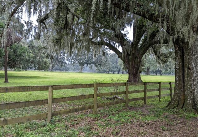 33 Middleton Oaks Road, Charleston, SC 29414