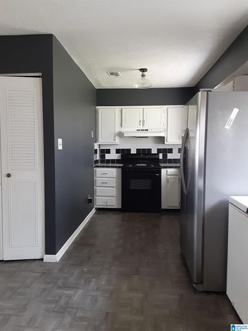 32 CARRIAGE HOUSE ROAD SW, Bessemer, AL 35022