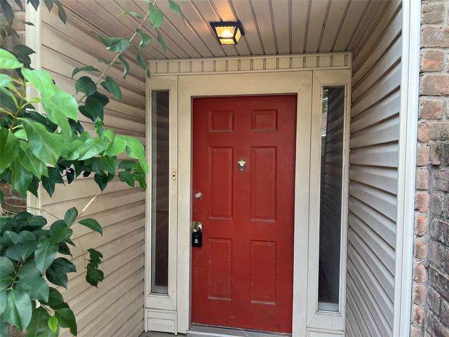 9146 Wilcrest Drive 9146, Houston, TX 77099