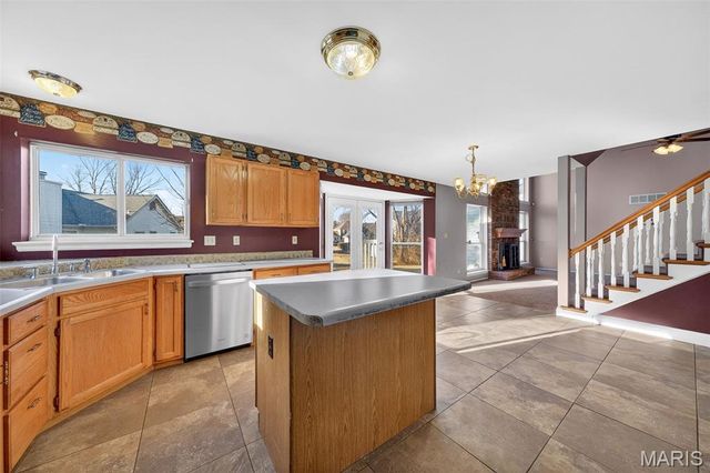 3811 Halter Court, Florissant, MO 63034