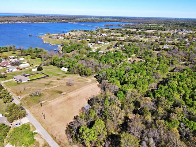 206 Mohawk Trail, East Tawakoni, TX 75472