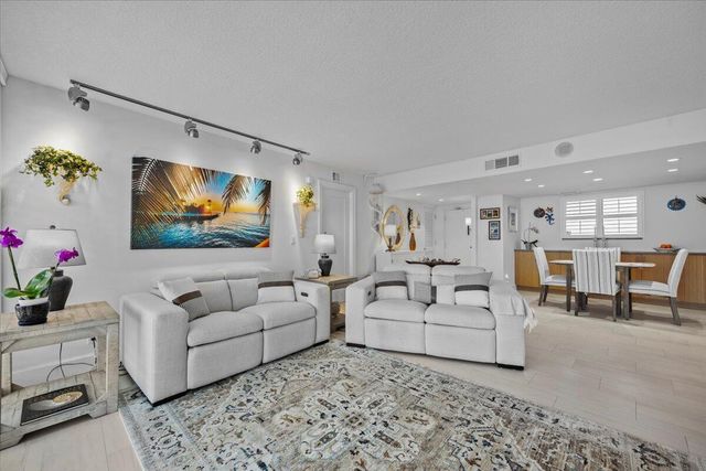 200 Ocean Trail Way 604, Jupiter, FL 33477