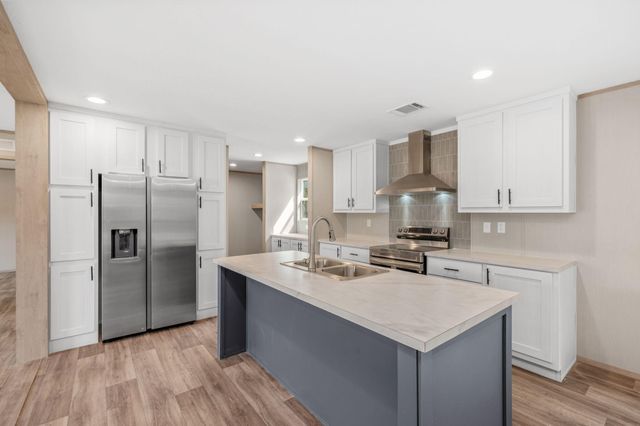 316 E Lafavre Lane, Defuniak Springs, FL 32433