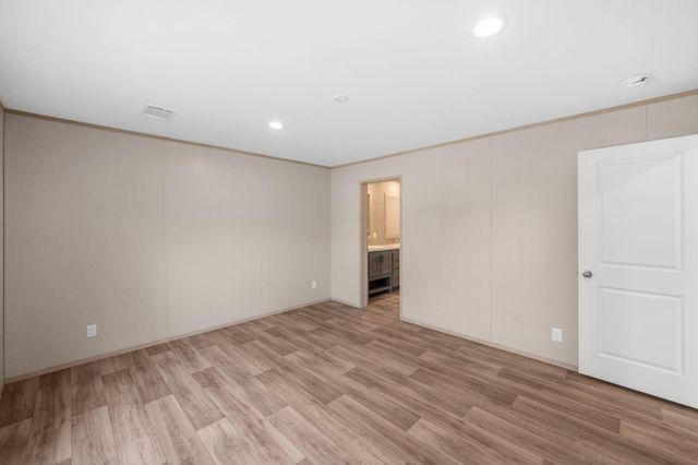 316 E Lafavre Lane, Defuniak Springs, FL 32433