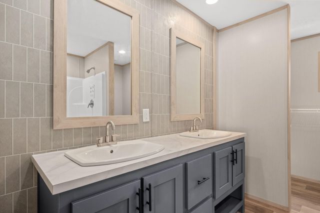 316 E Lafavre Lane, Defuniak Springs, FL 32433