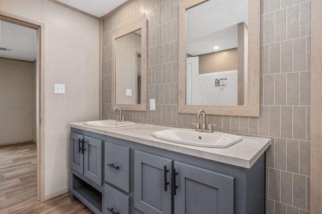 316 E Lafavre Lane, Defuniak Springs, FL 32433