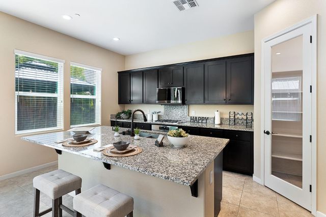 4329 Shasta Lake St, Sacramento, CA 95834