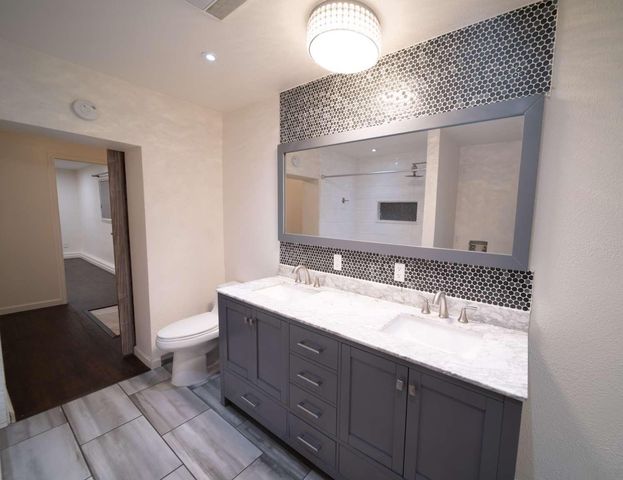 2730 Garfield Ave, Carmichael, CA 95608