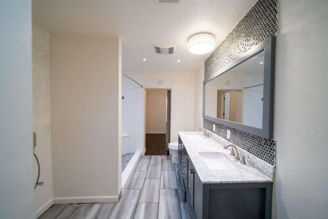 2730 Garfield Ave, Carmichael, CA 95608