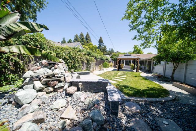 2730 Garfield Ave, Carmichael, CA 95608