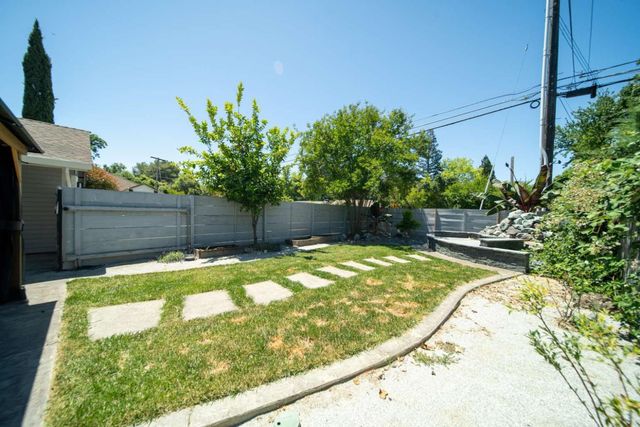 2730 Garfield Ave, Carmichael, CA 95608