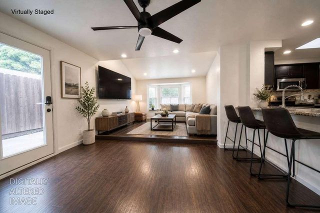 2730 Garfield Ave, Carmichael, CA 95608