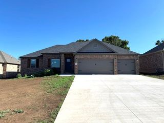912 Round Top Street, Prairie Grove, AR 72753