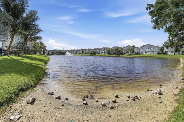 3068 Laurel Ridge Circle, Riviera Beach, FL 33404