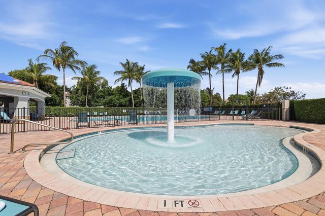 3068 Laurel Ridge Circle, Riviera Beach, FL 33404