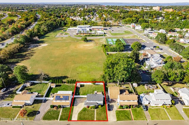10 Deer Street, Hazlet, NJ 07730